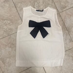 White Sleeveless Bow Front Top - Label: bebe